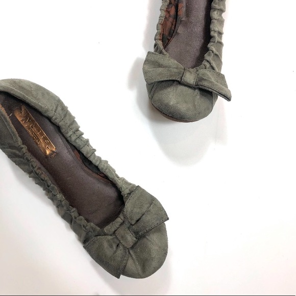 Anthropologie Shoes - 💎Anthro Live Life By Sanctuary Bow Wedge Grey